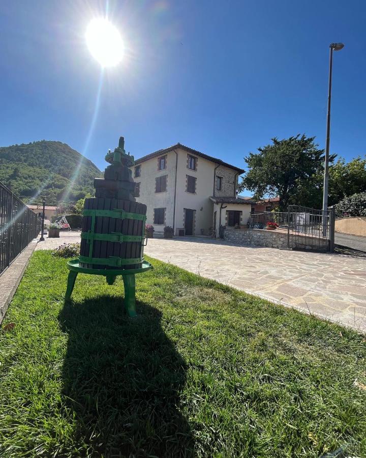 Casa Vacanze Vecchio Frantoio Residenza Leccino Spoleto Exterior photo