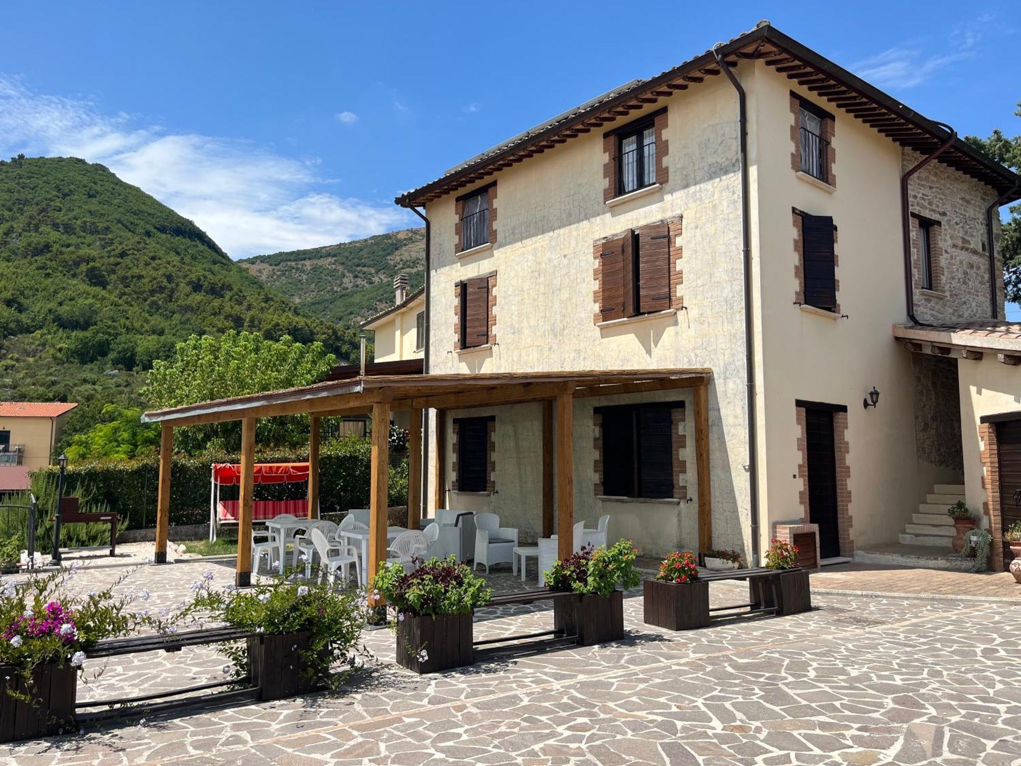 Casa Vacanze Vecchio Frantoio Residenza Leccino Spoleto Exterior photo